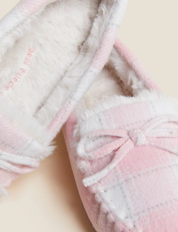 Hot Sale ๐ M&S Collection Checked Faux Fur Lined Moccasin Slippers ๐ 4 Hot Sale ๐ M&S Collection Checked Faux Fur Lined Moccasin Slippers ๐ - Image 4