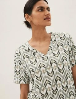 Deals ❤️ M&S Collection Women Printed V-Neck Longline T-Shirt 😉