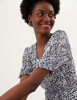 Brand new 🔥 M&S Collection 👗 Dresses Ditsy Floral V-Neck Midi Skater 👗 Dress ⌛