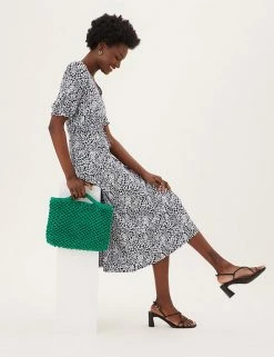 Brand new 🔥 M&S Collection 👗 Dresses Ditsy Floral V-Neck Midi Skater 👗 Dress ⌛ -New In Womens Sales 2022 SD 01 T42 7467 Y4 X EC 3