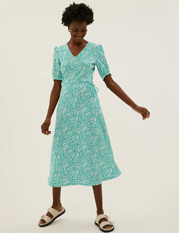 Top 10 🌟 M&S Collection 👗 Dresses Jersey Floral V-Neck Midi Tea 👗 Dress 🥰 4 Top 10 🌟 M&S Collection 👗 Dresses Jersey Floral V-Neck Midi Tea 👗 Dress 🥰 - Image 4