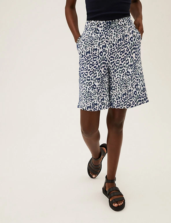 Promo ๐ M&S Collection Twill Printed Pleat Front Shorts ๐ 3 Promo ๐ M&S Collection Twill Printed Pleat Front Shorts ๐ - Image 3
