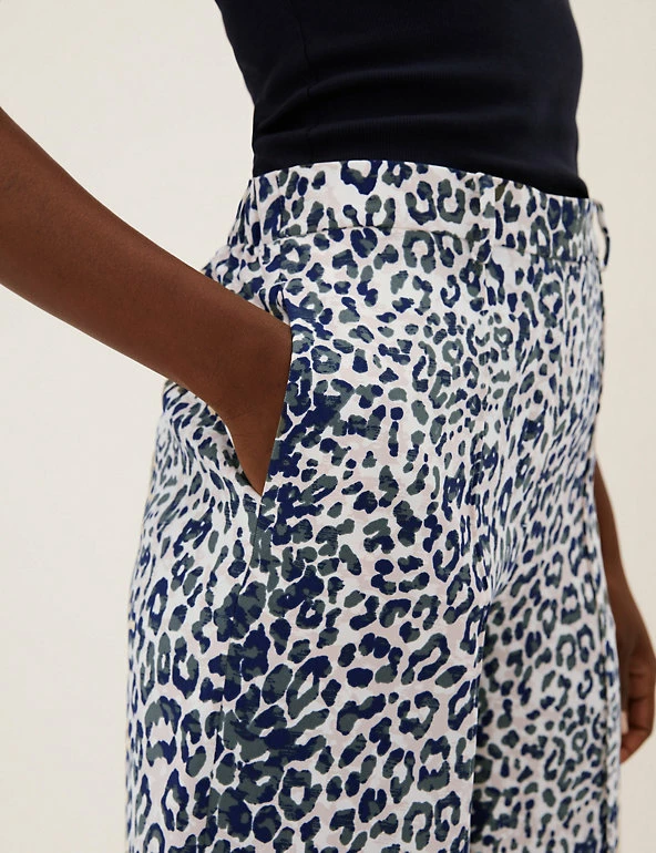 Promo ๐ M&S Collection Twill Printed Pleat Front Shorts ๐ 4 Promo ๐ M&S Collection Twill Printed Pleat Front Shorts ๐ - Image 4