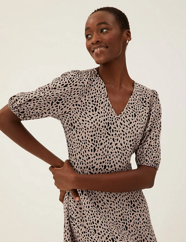 Outlet π M&S Collection Clothing Animal Print V-Neck Midaxi Tea π Dress β 3 Outlet π M&S Collection Clothing Animal Print V-Neck Midaxi Tea π Dress β - Image 3