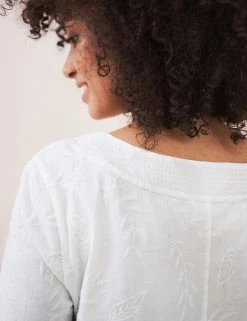 Best Sale 🎁 White Stuff Women Pure Cotton Jersey Embroidered T-Shirt ⌛ -New In Womens Sales 2022 SD 01 T83 6730 Z0 X EC 2