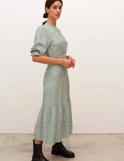 Coupon 💯 Nobody's Child 👗 Dresses Ditsy Floral Round Neck Midaxi Waisted 👗 Dress 🥰