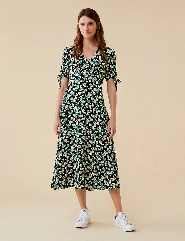 Coupon 👏 Finery London 👗 Dresses Floral V-Neck Midi Tea 👗 Dress 🤩 1 Coupon 👏 Finery London 👗 Dresses Floral V-Neck Midi Tea 👗 Dress 🤩