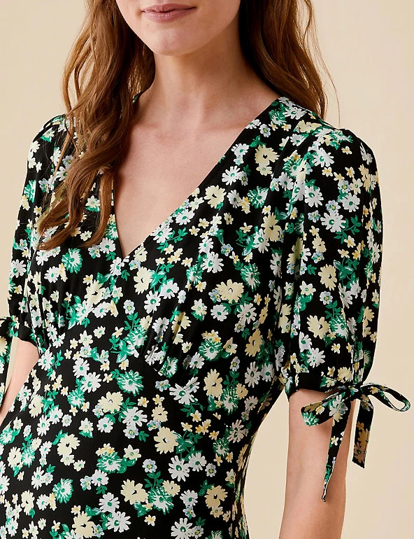Coupon 👏 Finery London 👗 Dresses Floral V-Neck Midi Tea 👗 Dress 🤩 4 Coupon 👏 Finery London 👗 Dresses Floral V-Neck Midi Tea 👗 Dress 🤩 - Image 4