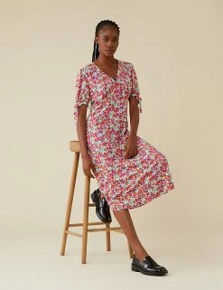 Best reviews of 🧨 Finery London 👗 Dresses Floral V-Neck Short Sleeve Midi Tea 👗 Dress ⭐