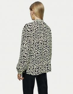 Cheapest ✨ Jigsaw 👕 Shirts & Blouses Animal Print V-Neck Long Sleeve Blouse 💯 -New In Womens Sales 2022 SD 10 T83 5341 Y4 X EC 1